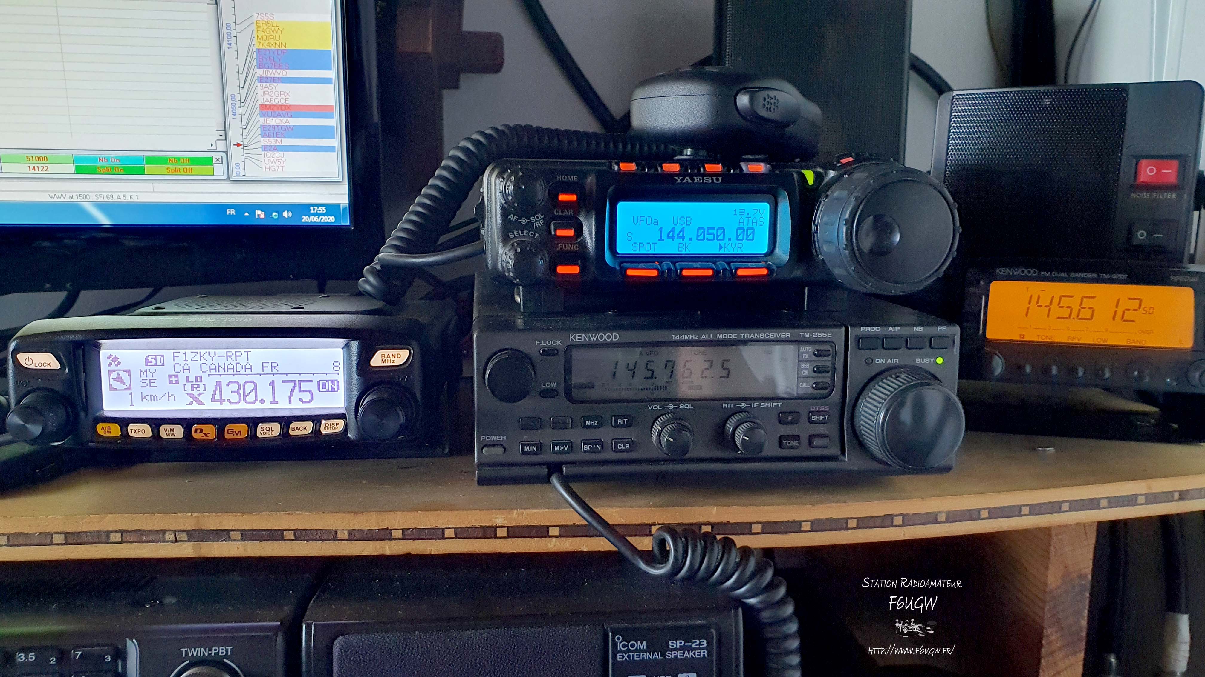 Station VHF/UHF et C4FM.